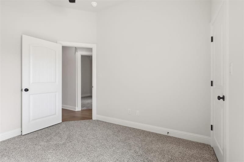 728 Raylan Street, Springtown TX 76082 - Photo 27