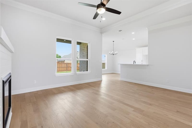 728 Raylan Street, Springtown TX 76082 - Photo 17