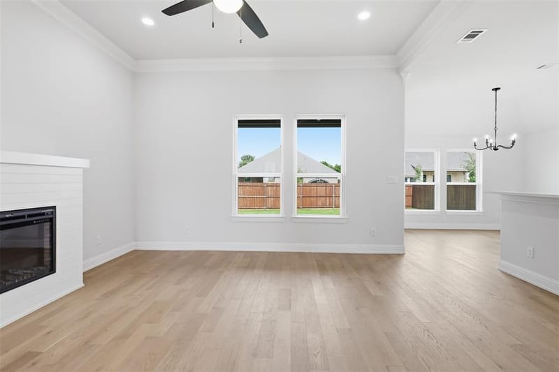 728 Raylan Street, Springtown TX 76082 - Photo 16
