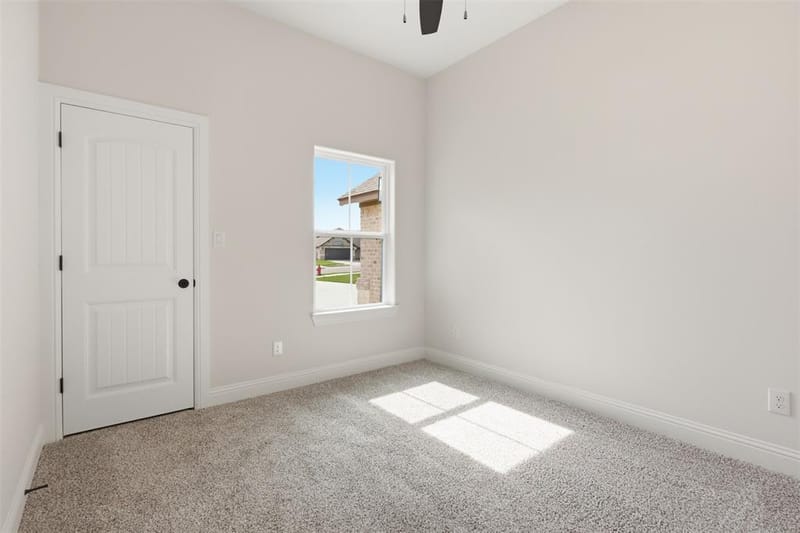 728 Raylan Street, Springtown TX 76082 - Photo 26
