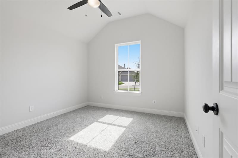 728 Raylan Street, Springtown TX 76082 - Photo 28