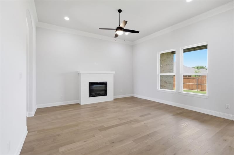 728 Raylan Street, Springtown TX 76082 - Photo 15