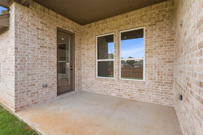 728 Raylan Street, Springtown TX 76082 - Photo 35