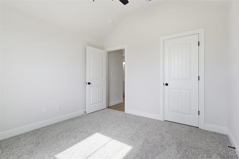 728 Raylan Street, Springtown TX 76082 - Photo 31