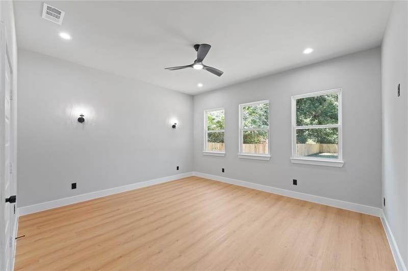 5719 Bon Air Drive, Dallas TX 75241 - Photo 11