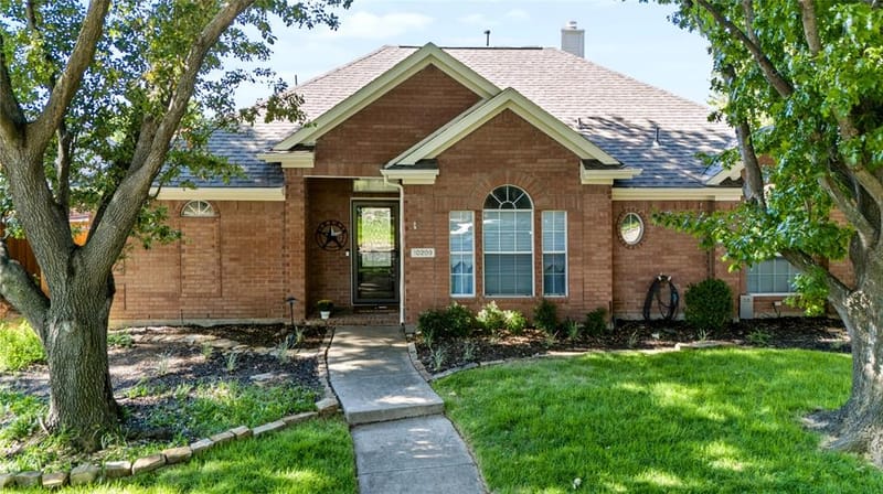 10209 Forrest Drive, Frisco TX 75035 - Photo 2
