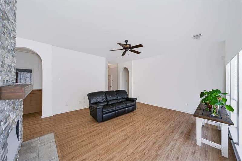10209 Forrest Drive, Frisco TX 75035 - Photo 9