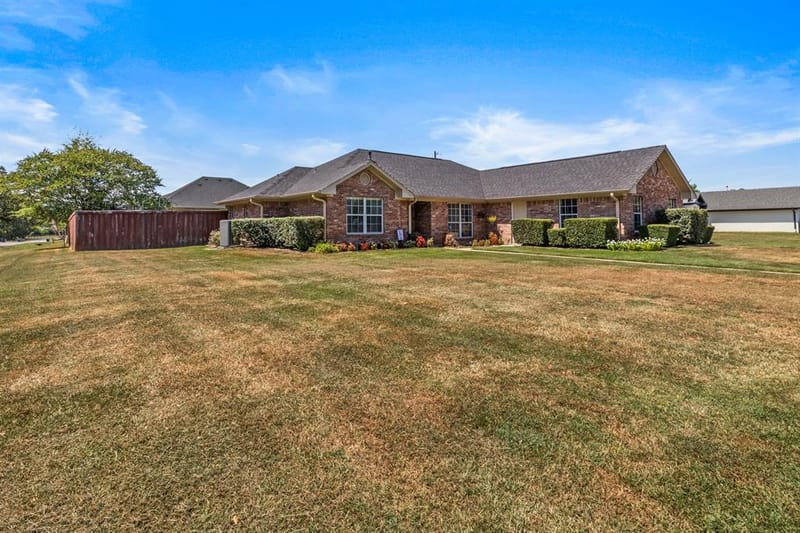 2701 Silver Spring Trail, Mount Pleasant TX 75455 - Photo 2