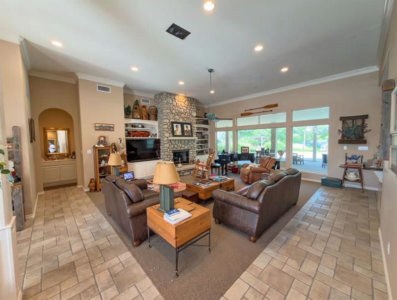 702 Pintail Court, Granbury TX 76049 - Photo 5