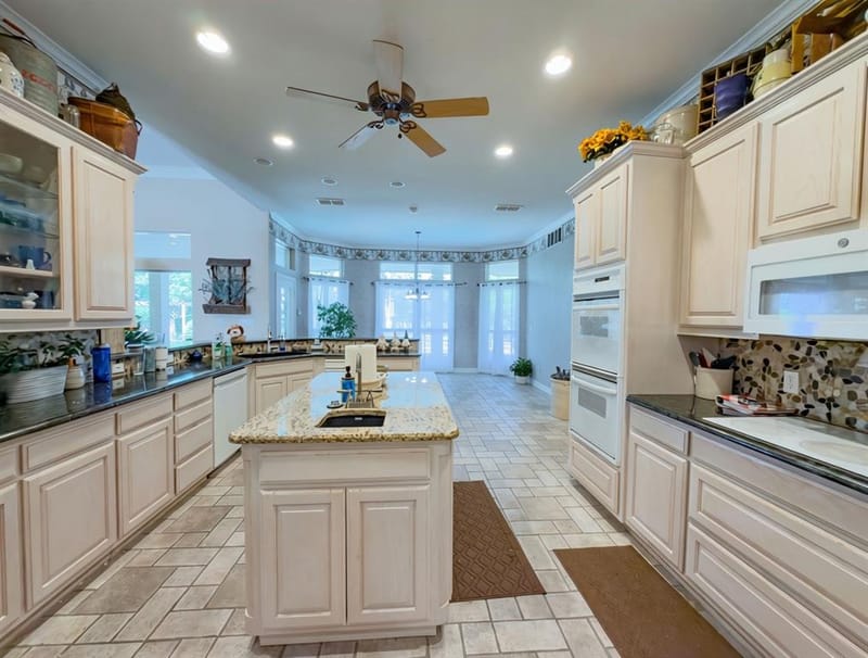 702 Pintail Court, Granbury TX 76049 - Photo 8
