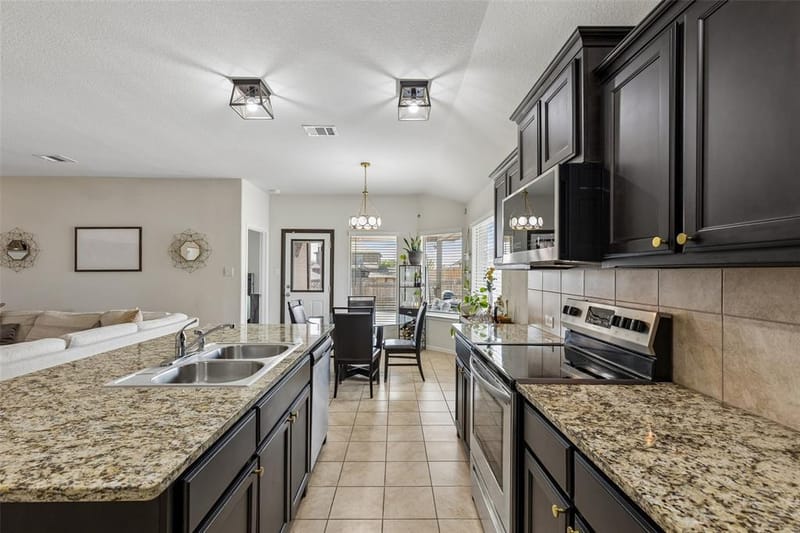 9213 Hill Topper Trail, Fort Worth TX 76131 - Photo 6