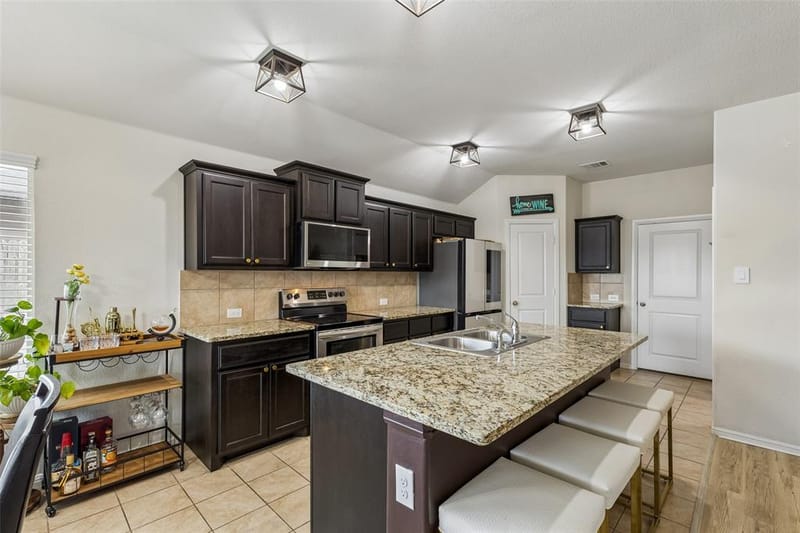 9213 Hill Topper Trail, Fort Worth TX 76131 - Photo 7