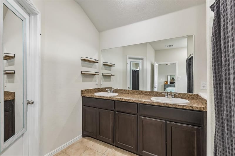 9213 Hill Topper Trail, Fort Worth TX 76131 - Photo 14
