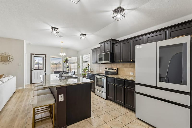 9213 Hill Topper Trail, Fort Worth TX 76131 - Photo 8