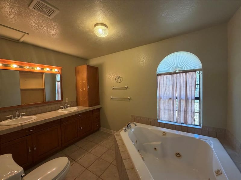 805 S 3rd Street, Grandview TX 76050 - Photo 20