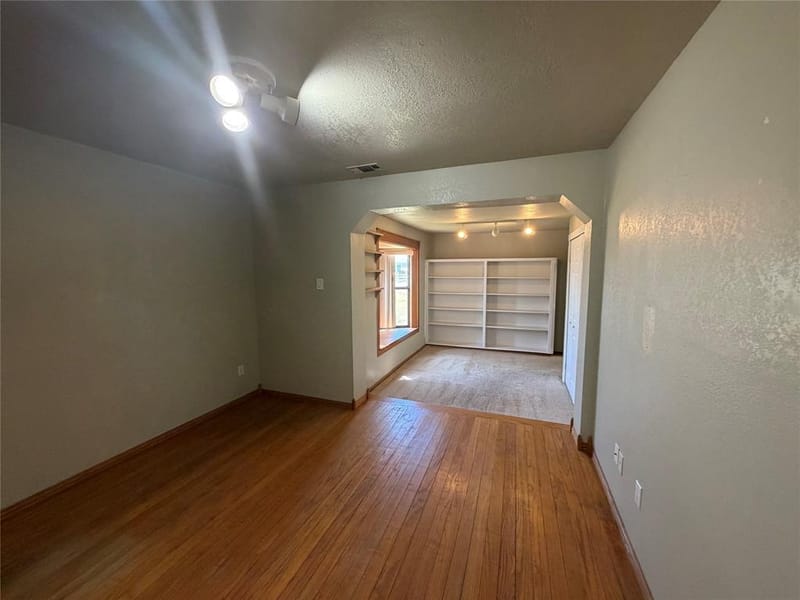 805 S 3rd Street, Grandview TX 76050 - Photo 19