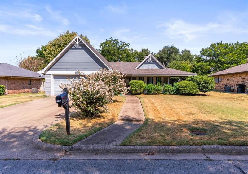 2125 Mayfield Circle, Corinth TX 76208