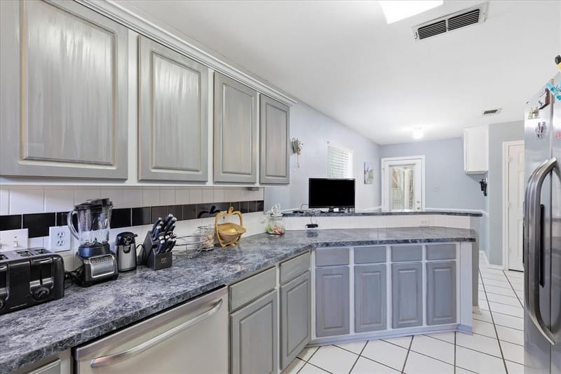 3133 Watercress Circle, Arlington TX 76012 - Photo 8