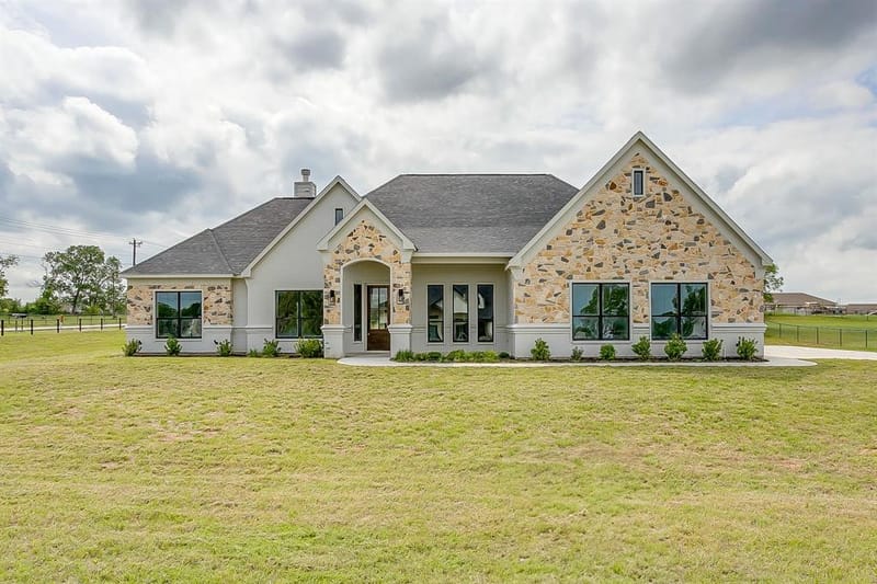1001 Magnolia Court, Springtown TX 76082