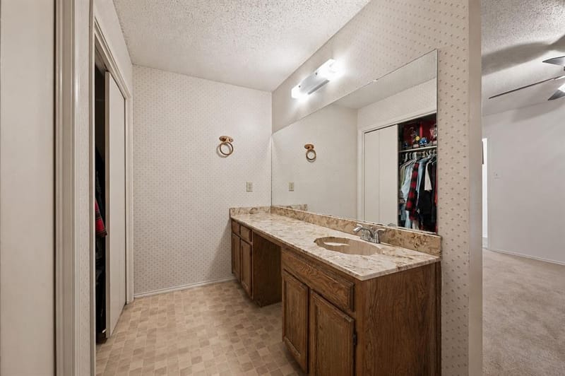 4601 Mandalay Drive, Arlington TX 76016 - Photo 13