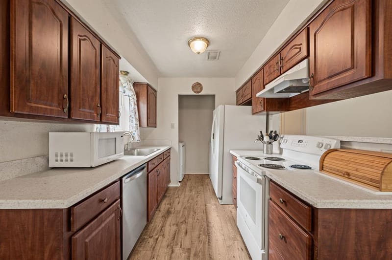 4601 Mandalay Drive, Arlington TX 76016 - Photo 14