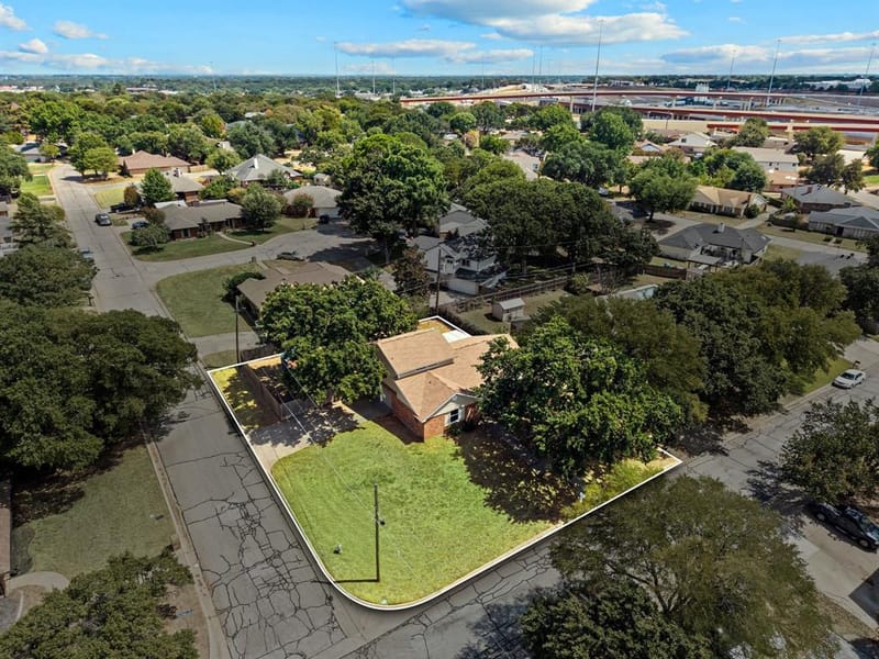 4601 Mandalay Drive, Arlington TX 76016 - Photo 11