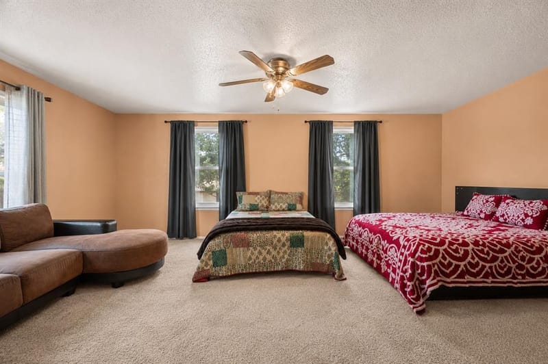 4601 Mandalay Drive, Arlington TX 76016 - Photo 4