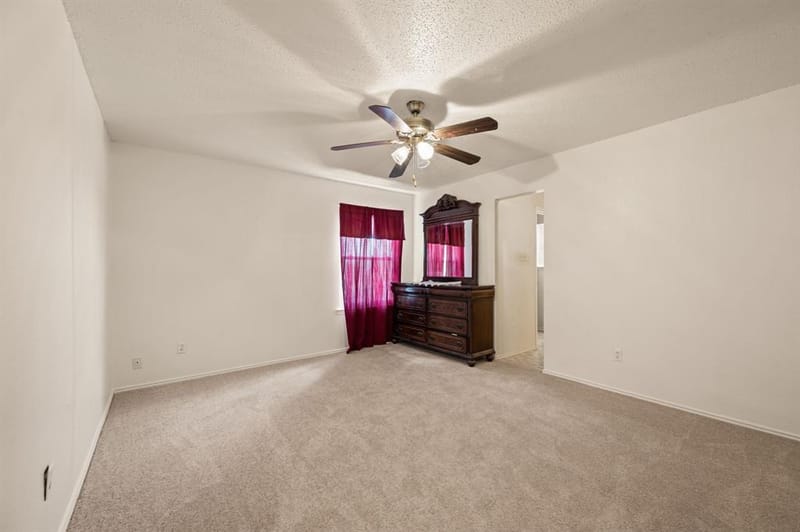 4601 Mandalay Drive, Arlington TX 76016 - Photo 8
