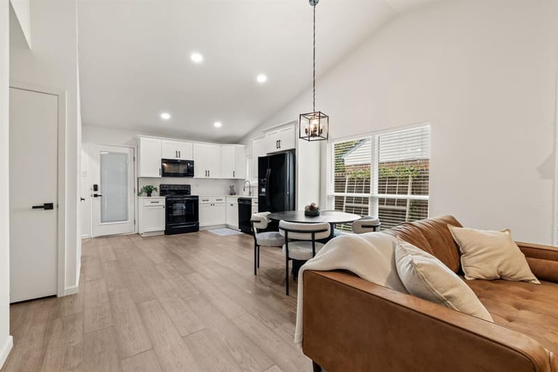 834 Versailles Drive, Mesquite TX 75149 - Photo 5