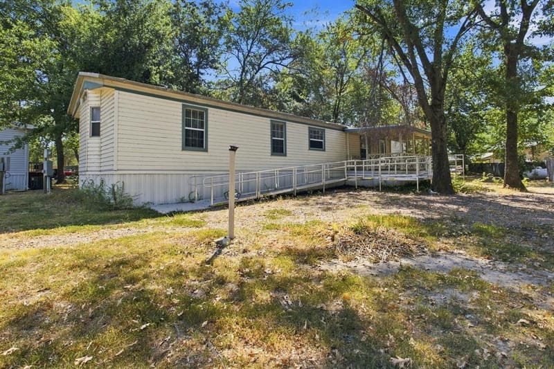 7302 Oak View, Bonham TX 75418