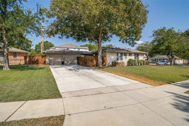 9005 Livenshire Drive, Dallas TX 75238 - Photo 26