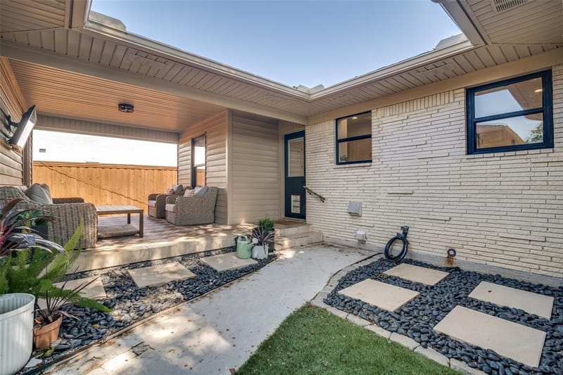 9005 Livenshire Drive, Dallas TX 75238 - Photo 22