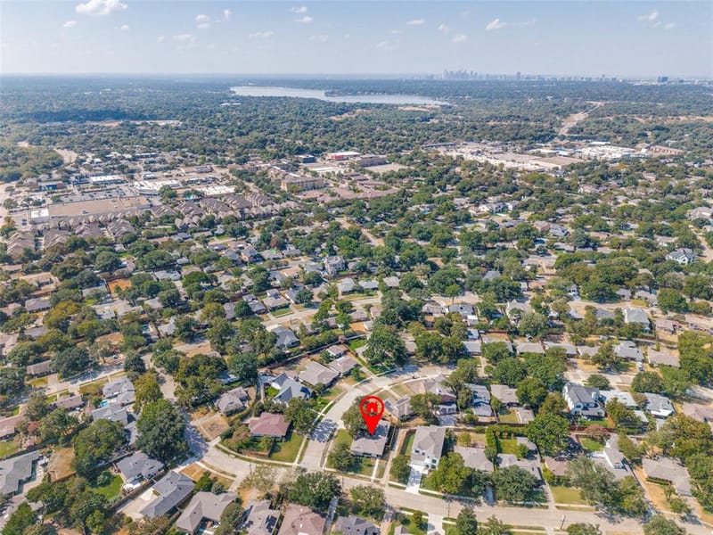 9005 Livenshire Drive, Dallas TX 75238 - Photo 28