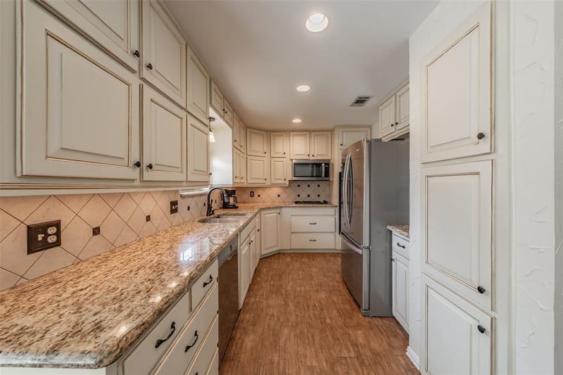 7317 Tipperary Court, North Richland Hills TX 76182 - Photo 11