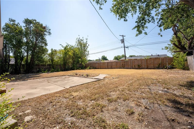 818 Emberwood Drive, Dallas TX 75232 - Photo 17