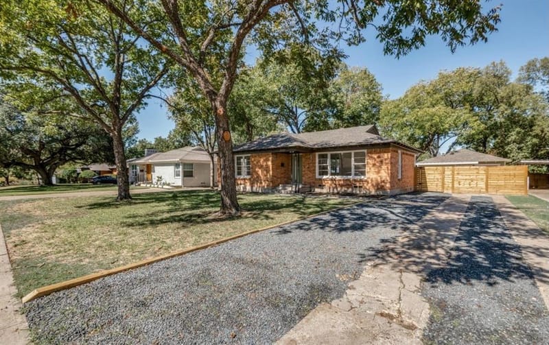2433 Southwood Drive, Dallas TX 75233 - Photo 3