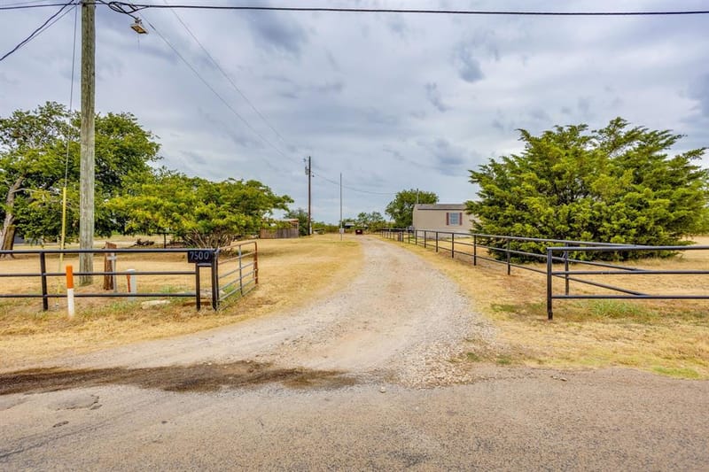 7500 County Road 912, Joshua TX 76058 - Photo 6