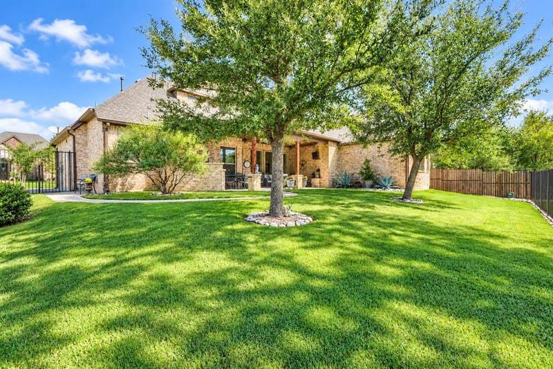 9100 Northampton Drive, North Richland Hills TX 76182 - Photo 38