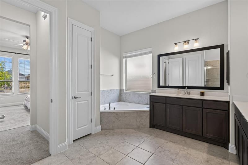 1820 Acorn Creek Circle, Mesquite TX 75181 - Photo 8
