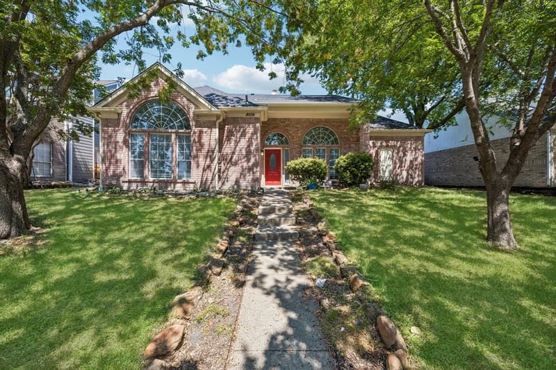 8109 Pickard Drive, Rowlett TX 75088