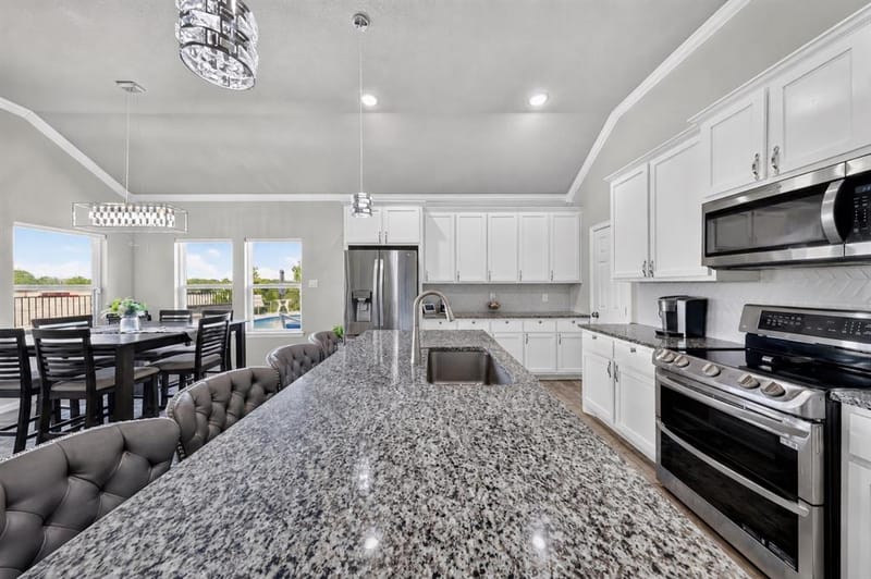 7924 Wilson Cliff Court, White Settlement TX 76108 - Photo 15
