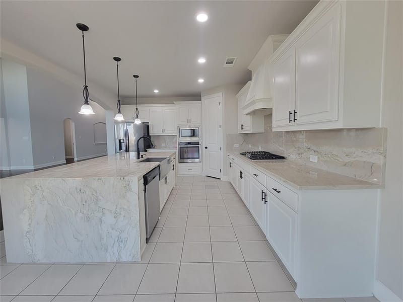 112 St Elias Drive, Burleson TX 76028 - Photo 13