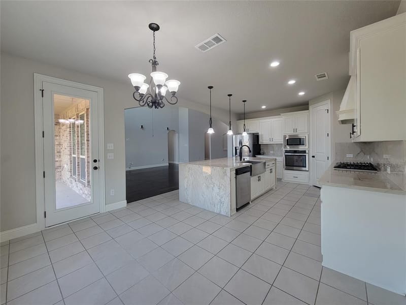 112 St Elias Drive, Burleson TX 76028 - Photo 9
