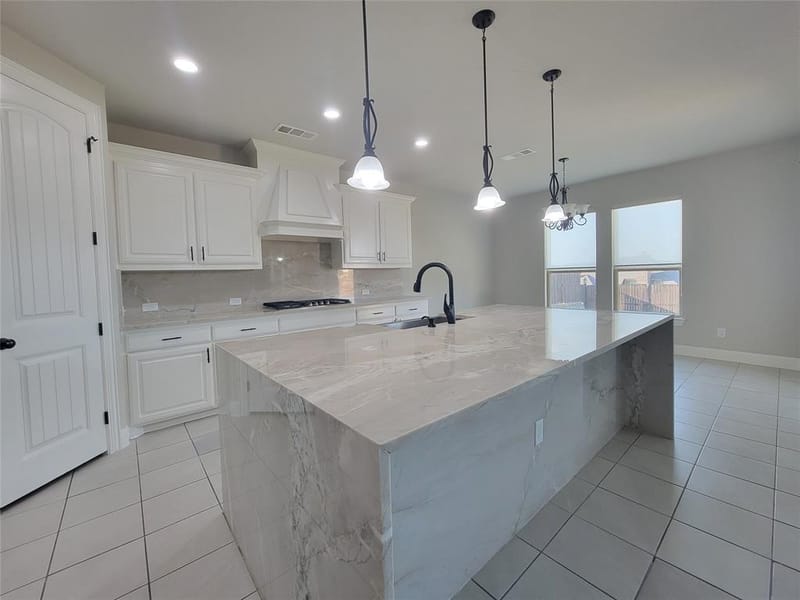 112 St Elias Drive, Burleson TX 76028 - Photo 10