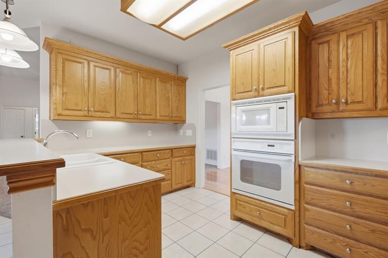 400 S College Street, Pilot Point TX 76258 - Photo 9