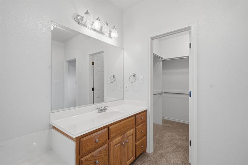 400 S College Street, Pilot Point TX 76258 - Photo 15