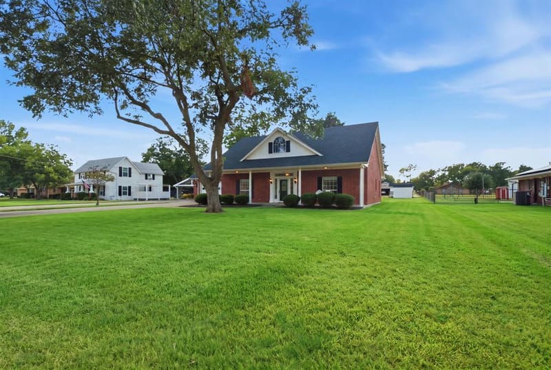 400 S College Street, Pilot Point TX 76258 - Photo 31