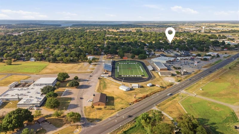 400 S College Street, Pilot Point TX 76258 - Photo 29