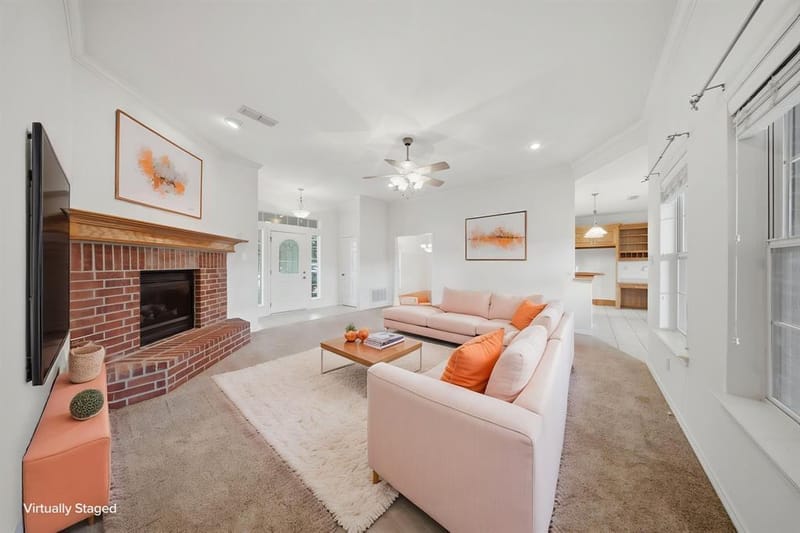 400 S College Street, Pilot Point TX 76258 - Photo 4