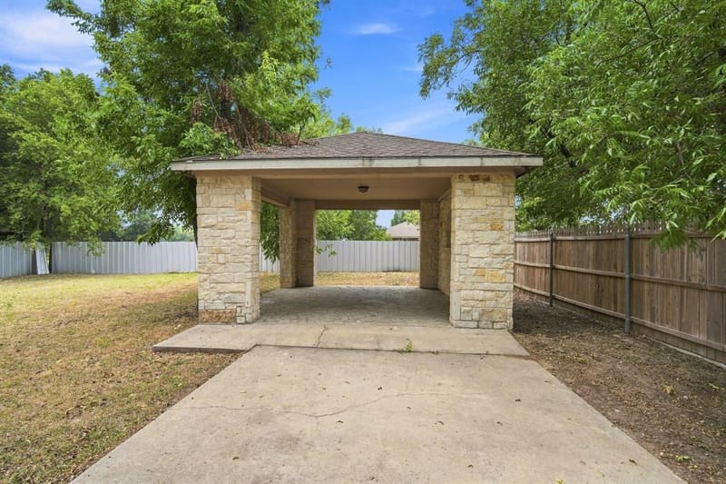 1103 Chase Avenue, Cleburne TX 76031 - Photo 36